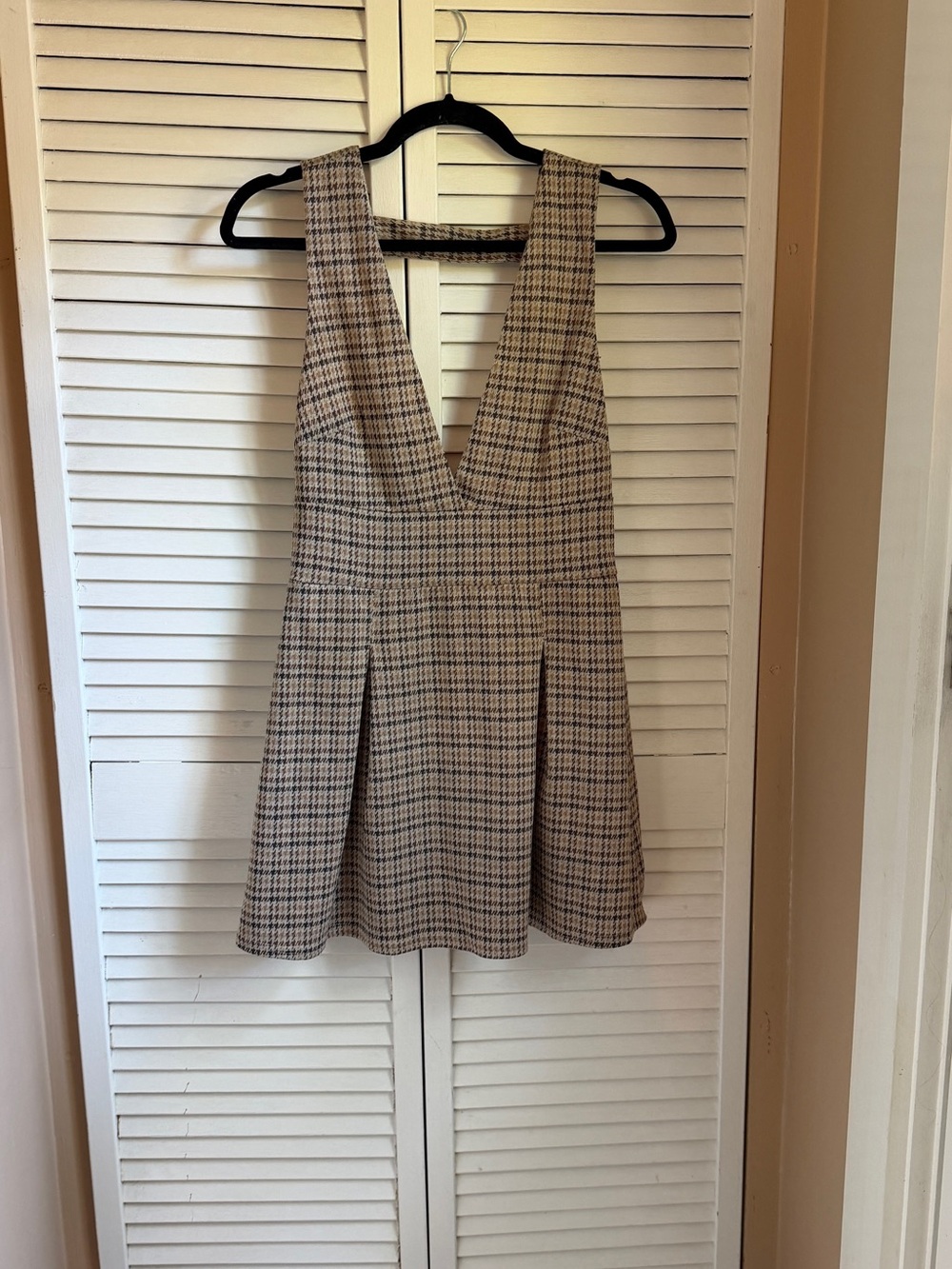 American Eagle Plaid V-Neck A-Line Mini Dress in Beige, size XS